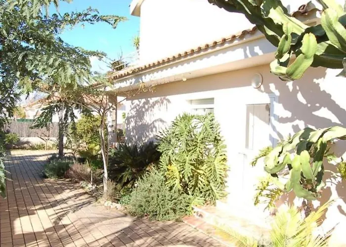 Дом отдыха Casa Solimar With Privat Pool Риумар