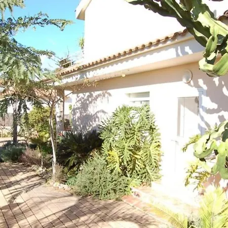 Дом отдыха Casa Solimar With Privat Pool Риумар